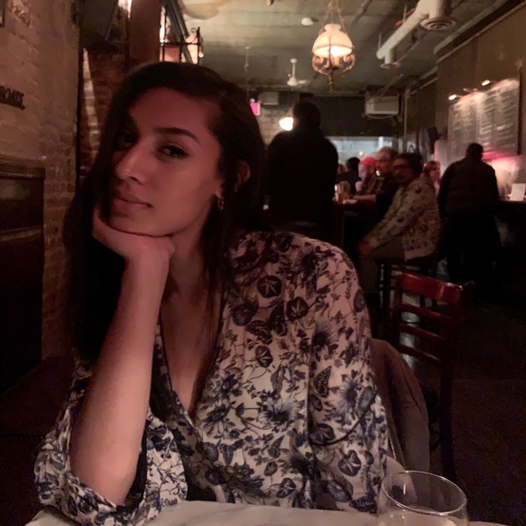 Meet your Posher, Alexandra - Picture 1 of 1